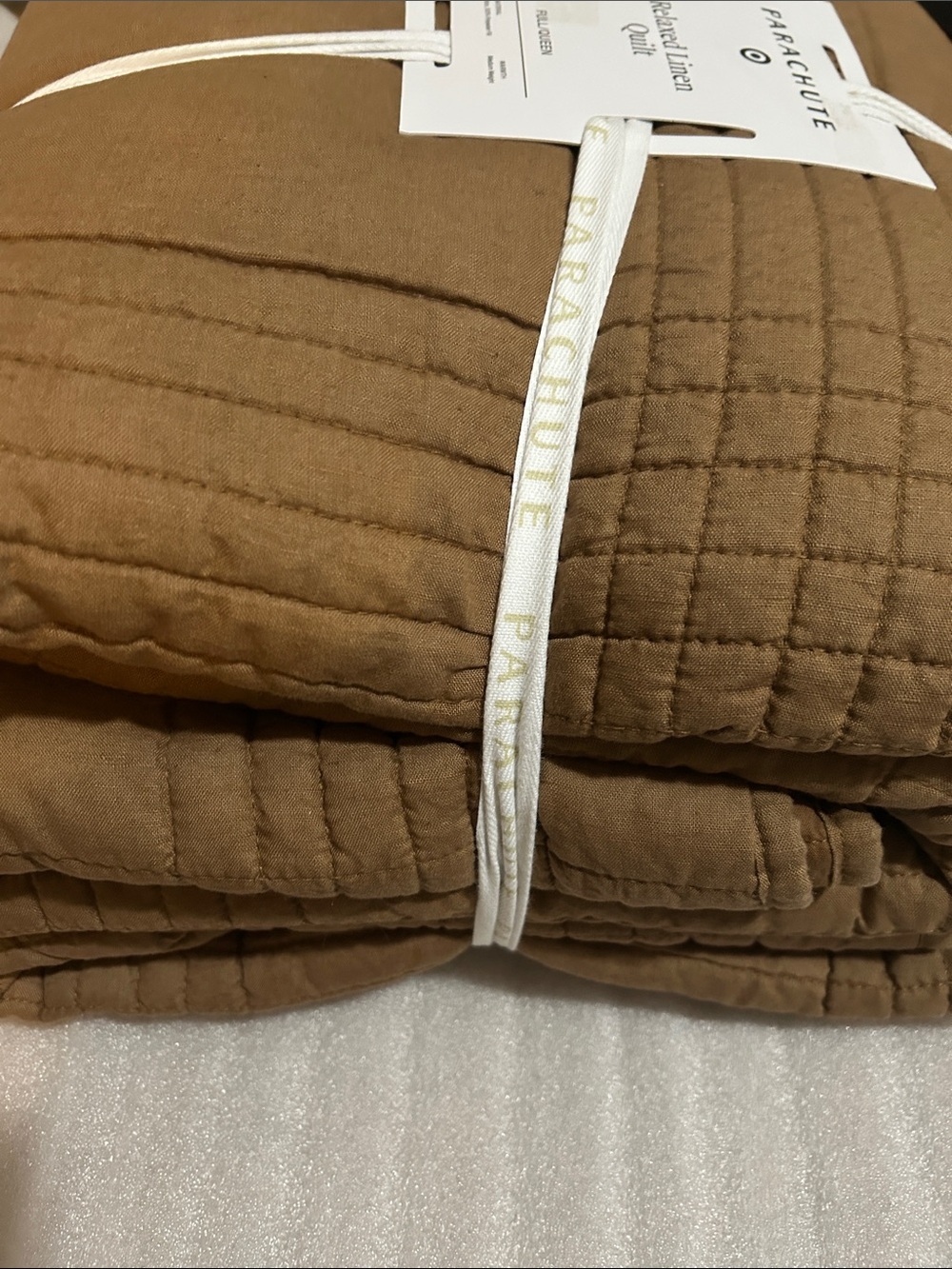 Parachute F/Q Relaxed Linen Quilt, Pecan - Picture 12 of 14